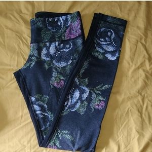 Lululemon Wunder Under sz 6